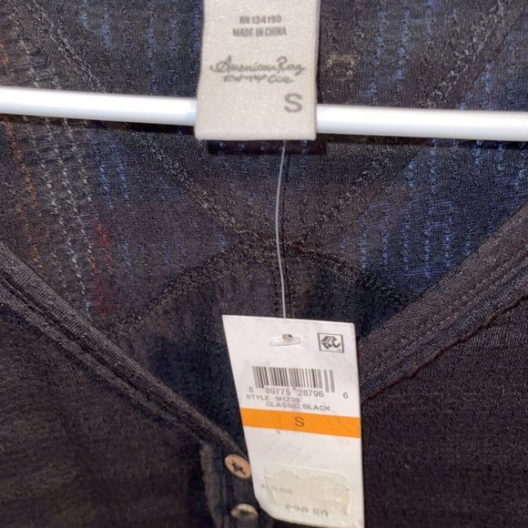 NWT American Rag Juniors Black Henley Top, Size Small - Picture 5 of 6